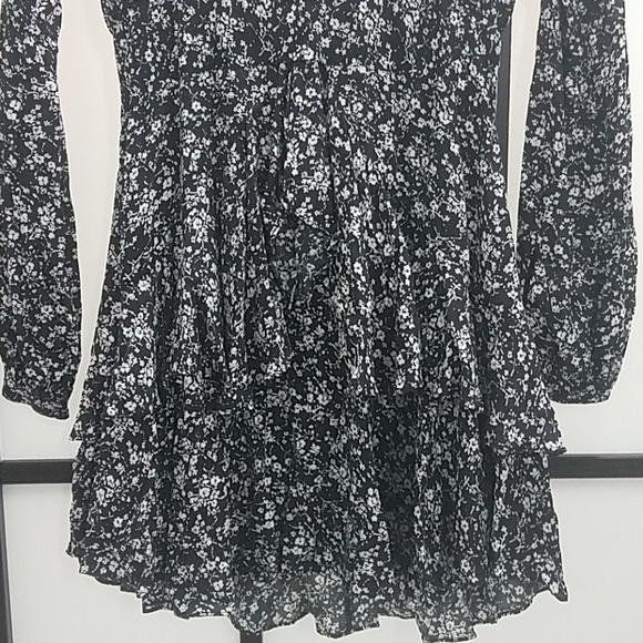 Poppy Long Sleeves Floral Dress - Picture 4 of 8